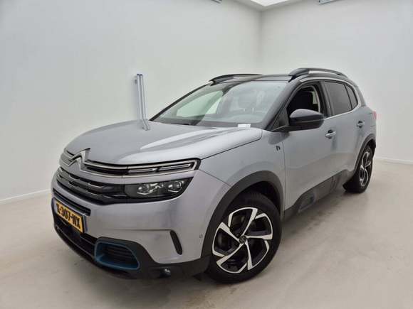 Pogled od napred levo