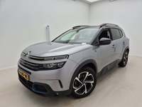 Pogled od napred levo