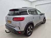 Pogled od pozadi desno