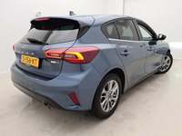 Pogled od pozadi desno