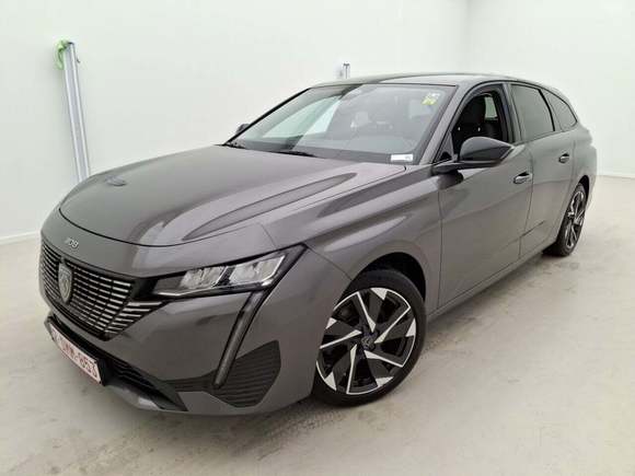 Pogled od napred levo