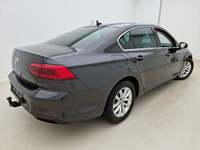 Pogled od pozadi desno