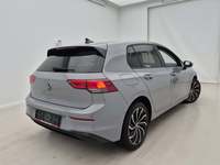 Pogled od pozadi desno