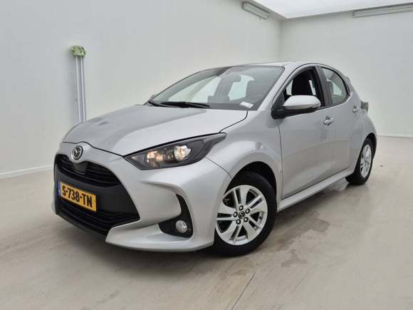 Pogled od napred levo