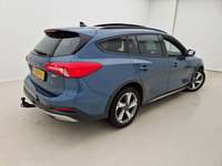 Pogled od pozadi desno