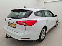 Pogled od pozadi desno