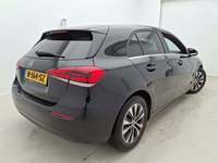 Pogled od pozadi desno