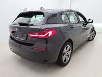 Pogled od pozadi desno