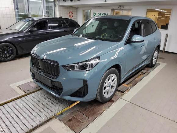 Pogled sprijeda lijevo