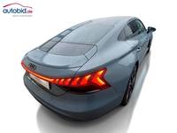 Pogled od pozadi desno