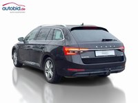 Pogled od pozadi levo