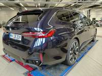 Pogled od pozadi desno