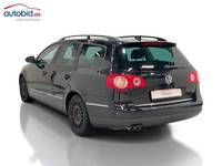 Vaade tagant vasakult