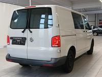 Pogled od pozadi desno