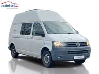 Skats no labās puses priekšā