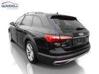 Vaade tagant vasakult