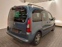 Pogled od pozadi desno