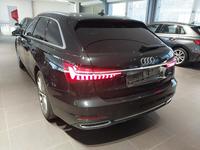 Vaade tagant vasakult