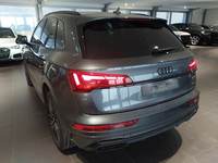 Vaade tagant vasakult