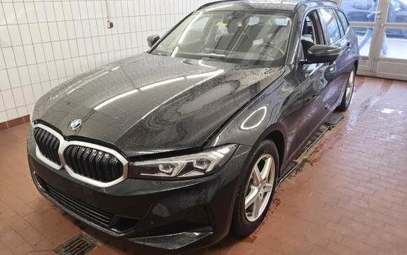 Pogled od napred levo