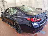 Vaade tagant vasakult