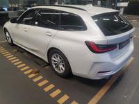 Vaade tagant vasakult