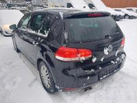 Pogled od pozadi levo