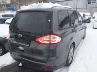 Pogled od pozadi desno