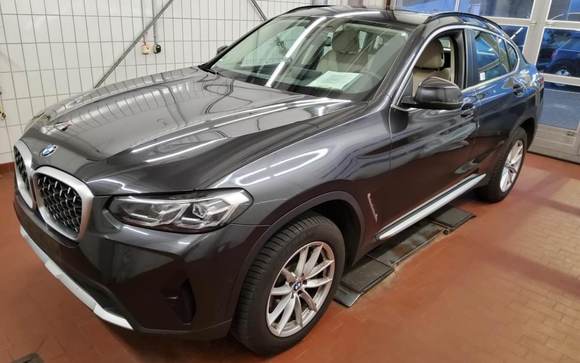 Pogled od napred levo