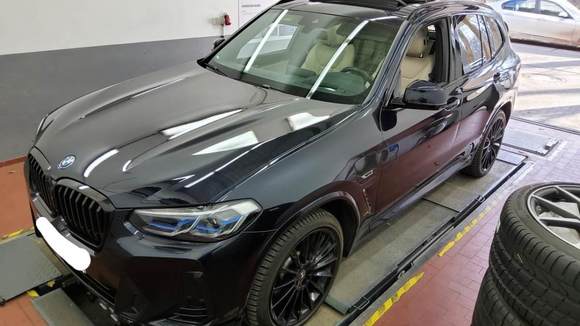 Pogled od napred levo