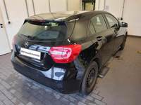 Pogled od pozadi desno