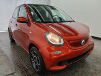 Pogled sprijeda desno