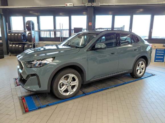 Pogled sprijeda lijevo