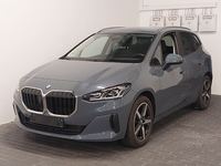 Pogled od napred levo