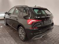 Vaade tagant vasakult