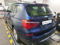 Vaade tagant vasakult