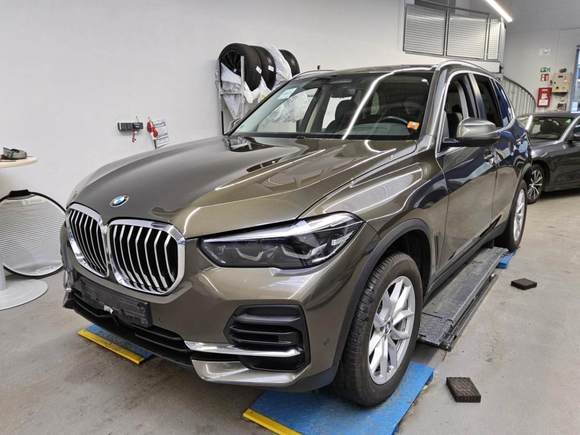 Pogled sprijeda lijevo