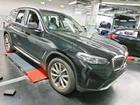 Pogled sprijeda desno