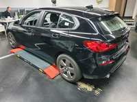 Vaade tagant vasakult