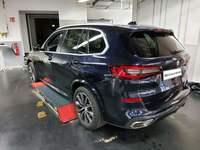 Vaade tagant vasakult