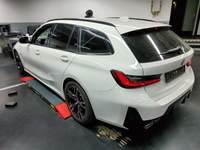 Vaade tagant vasakult