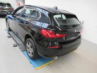 Vaade tagant vasakult