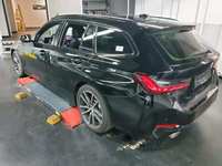 Vaade tagant vasakult