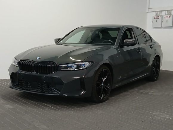 Pogled od napred levo