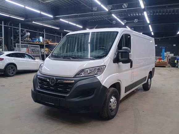 Pogled od napred levo