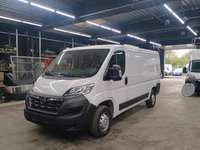 Pogled od napred levo