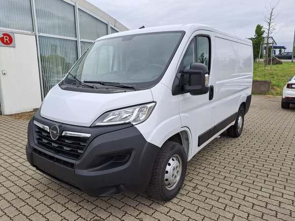 Pogled od napred levo