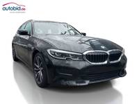 Pogled sprijeda desno