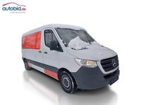 Pogled sprijeda desno