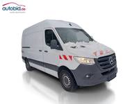 Pogled sprijeda desno